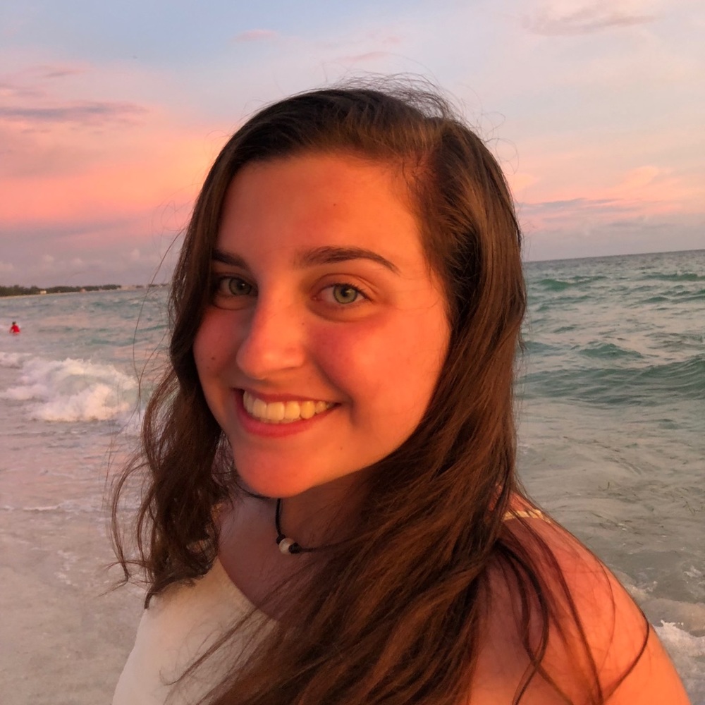 Meet your Posher, Claudia